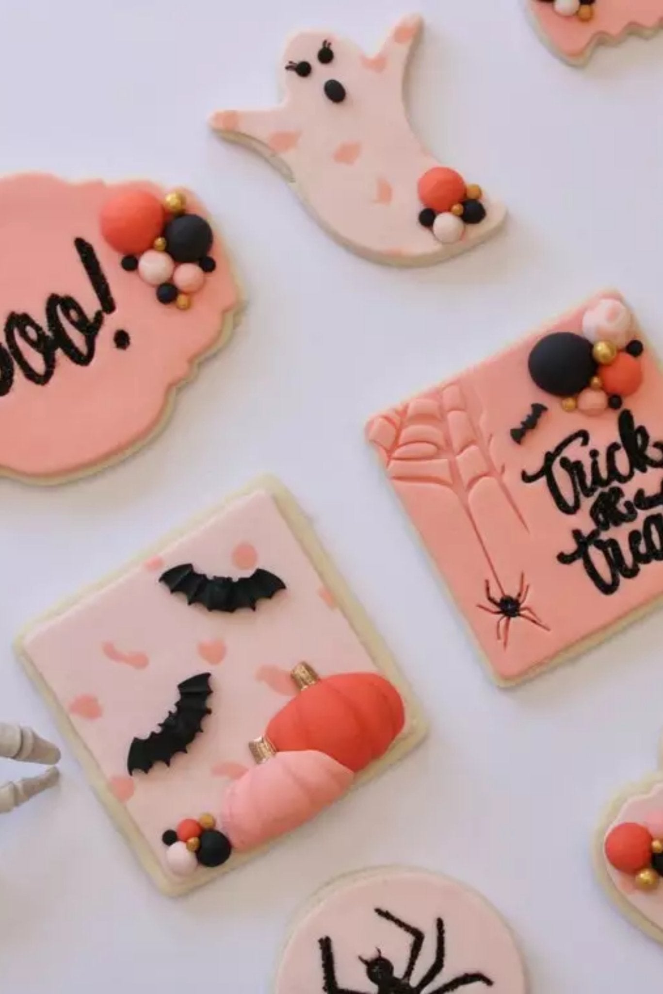Spooky Halloween Cookies That Look Too Good to Eat - Pretty Collected