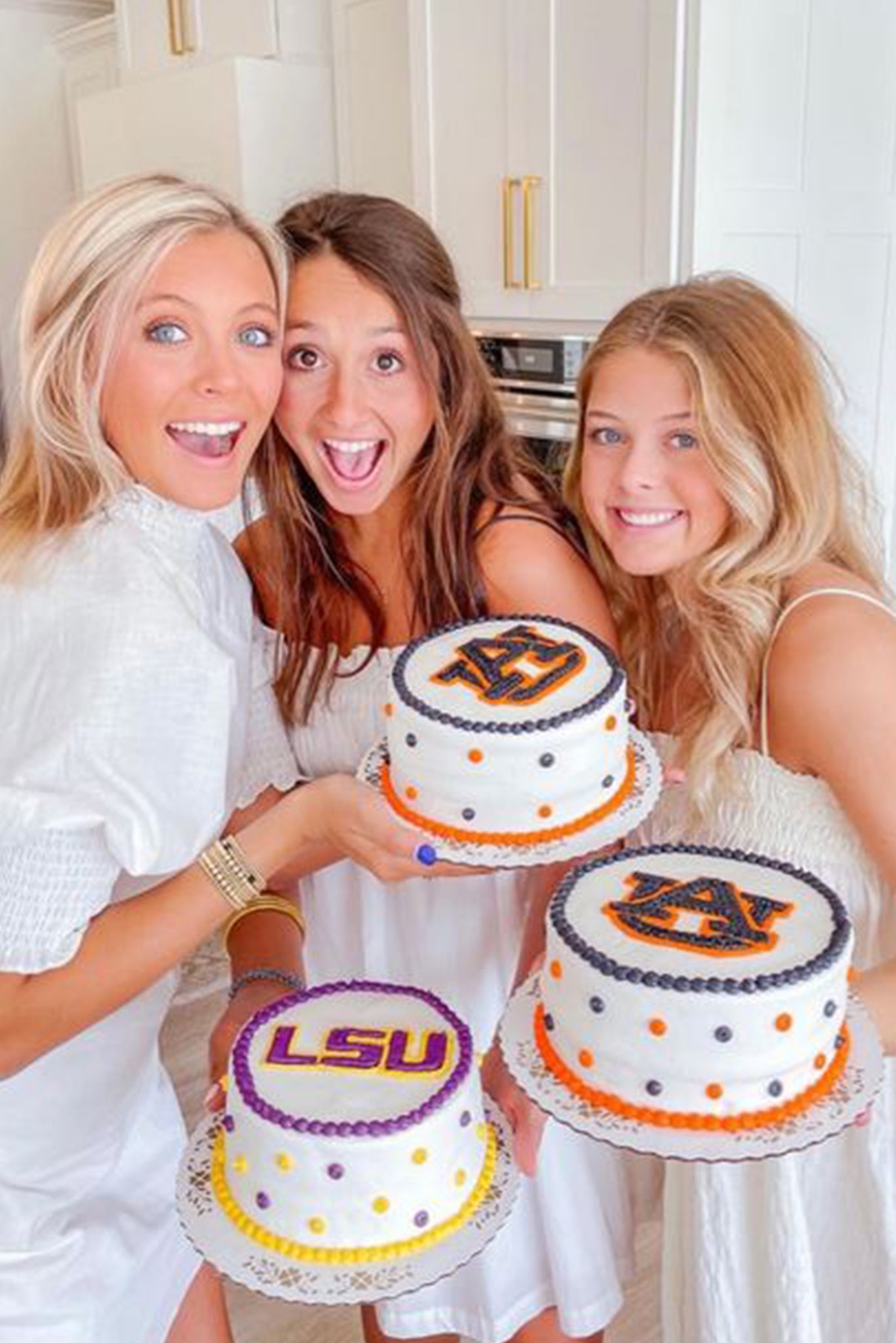 How to Throw an Unforgettable Graduation Party - Pretty Collected