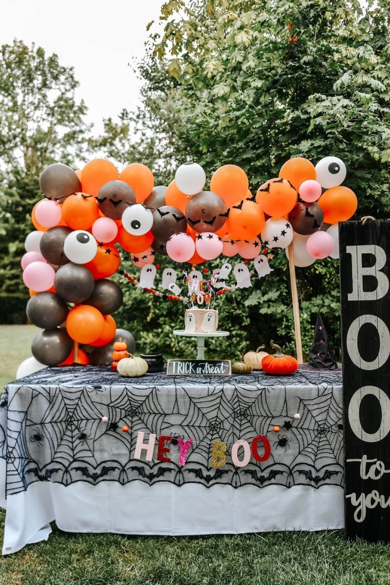 How to Throw your Child a Halloween Birthday Party 2022 - Pretty Collected