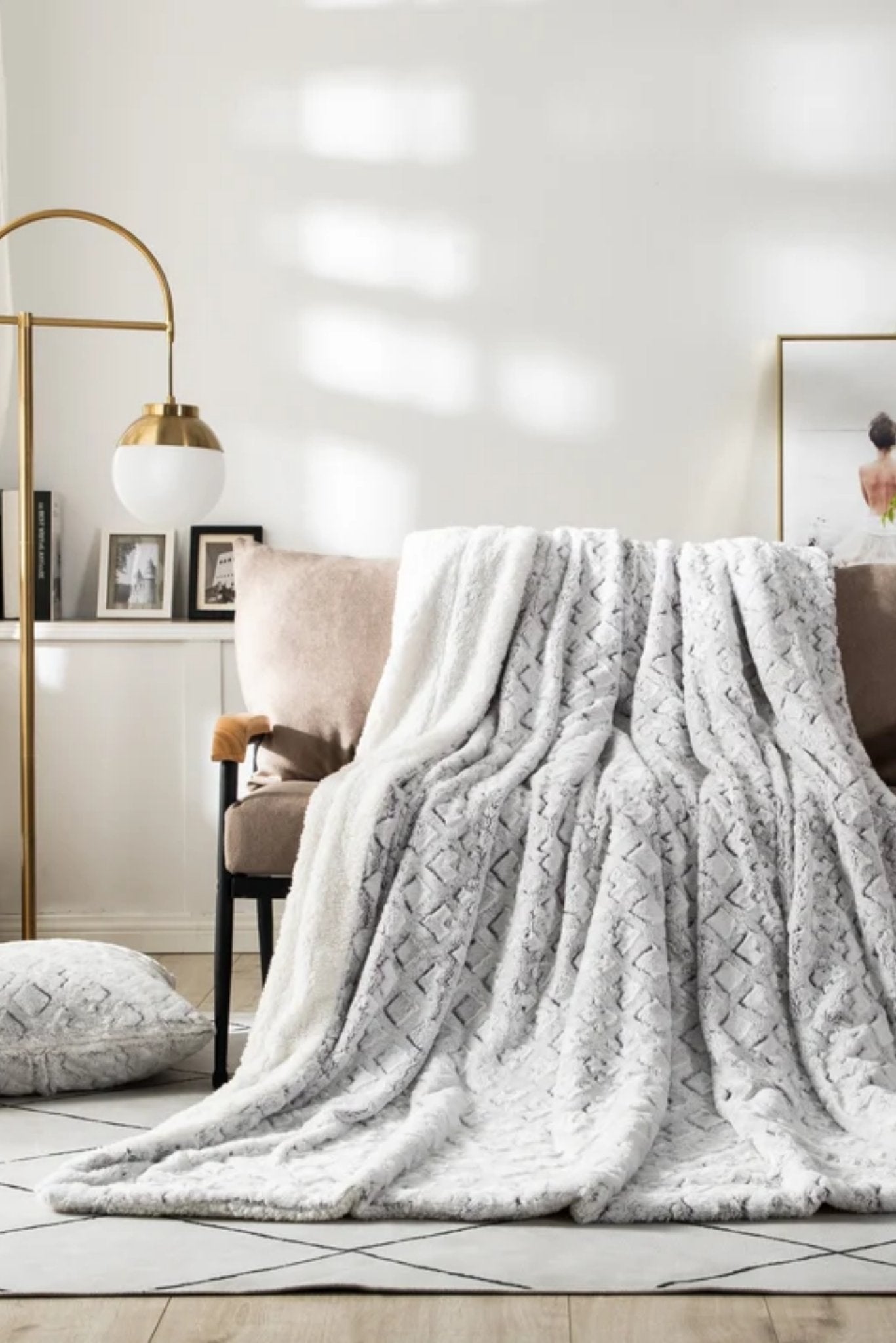 Holiday Gift Guide for the Homebody - Pretty Collected