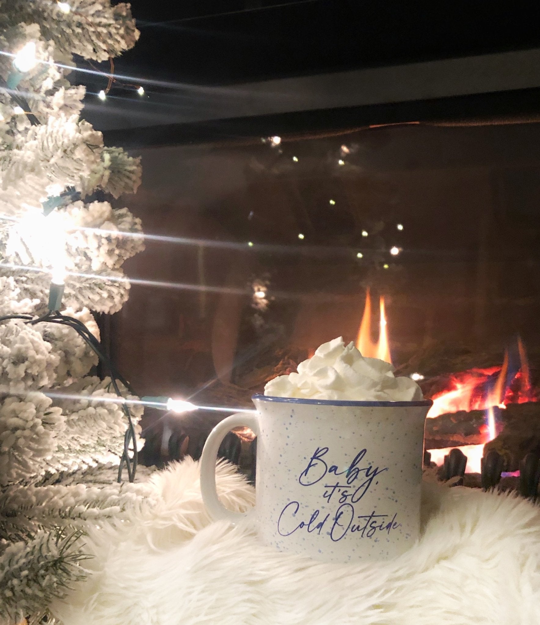 https://prettycollected.com/cdn/shop/products/BabyIt_sColdOutsideCampfireMug-ChristmasMugs-PrettyCollected-247995_5000x.jpg?v=1665766994