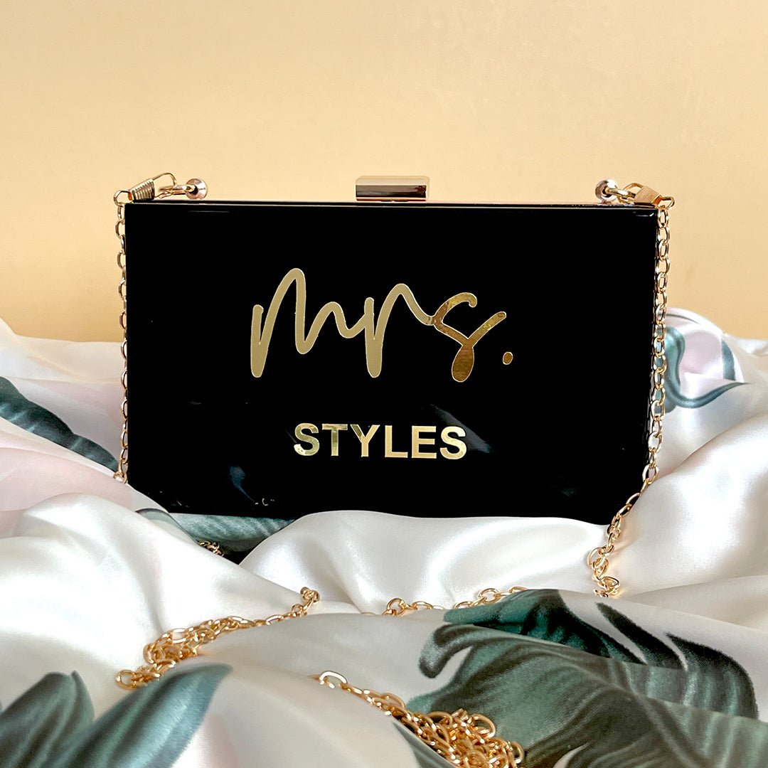 Personalized Monogram Embroidered Clutch Purse Bag Custom Bridesmaid Gift  Wristlet Strap Raw Cotton Vegan Leather Bag Crossbody Cosmetic Bag - The  Art of Handcrafted Fashion: How Custom Bags Define Personal Style