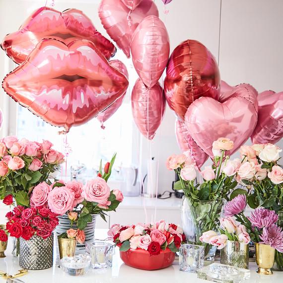 Pucker Up Lips Balloon - Pretty Collected